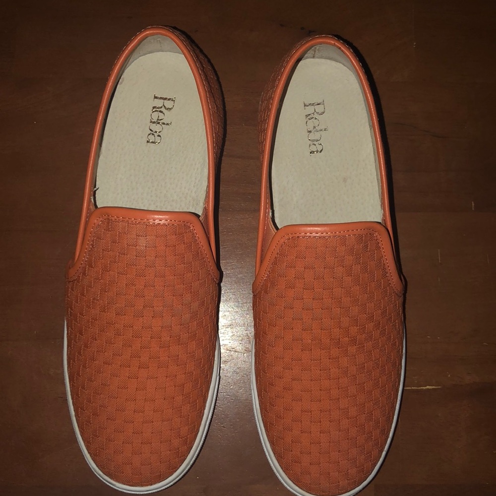 Casual woven slip-on sneakers